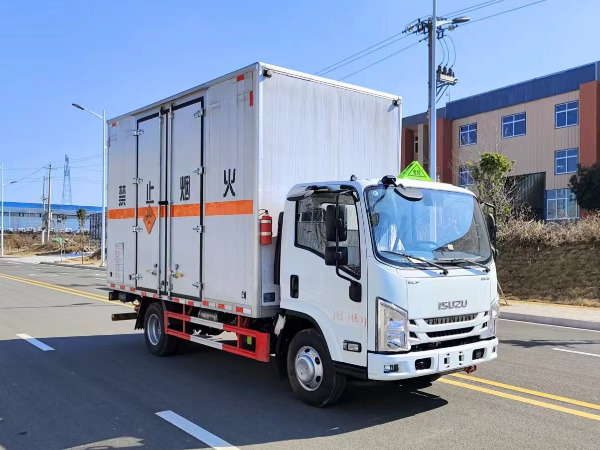 五十鈴爆破器材運(yùn)輸車(chē)